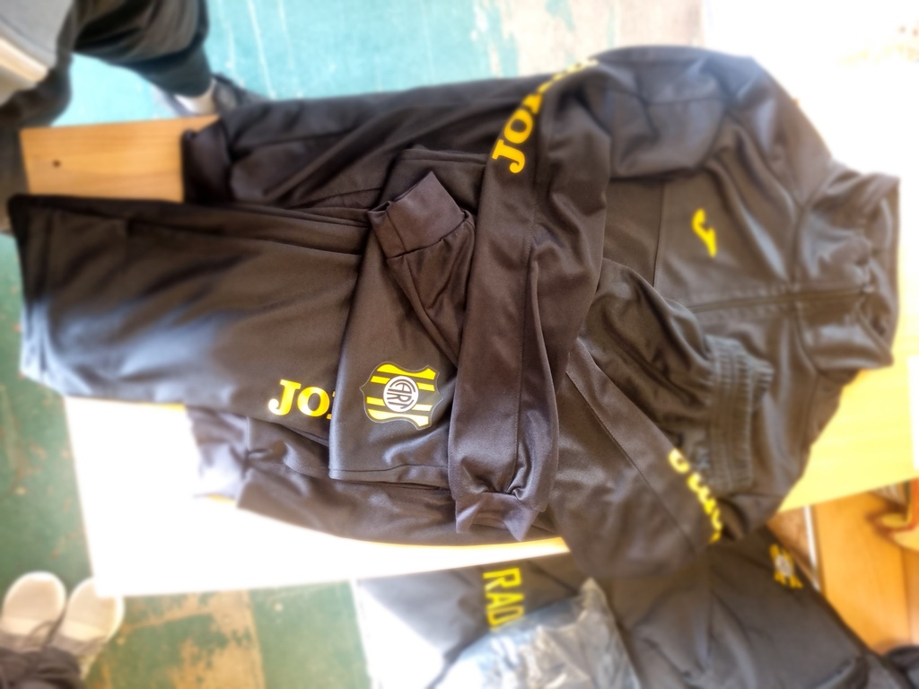 Conjunto campera y pantalón JOMA Adulto